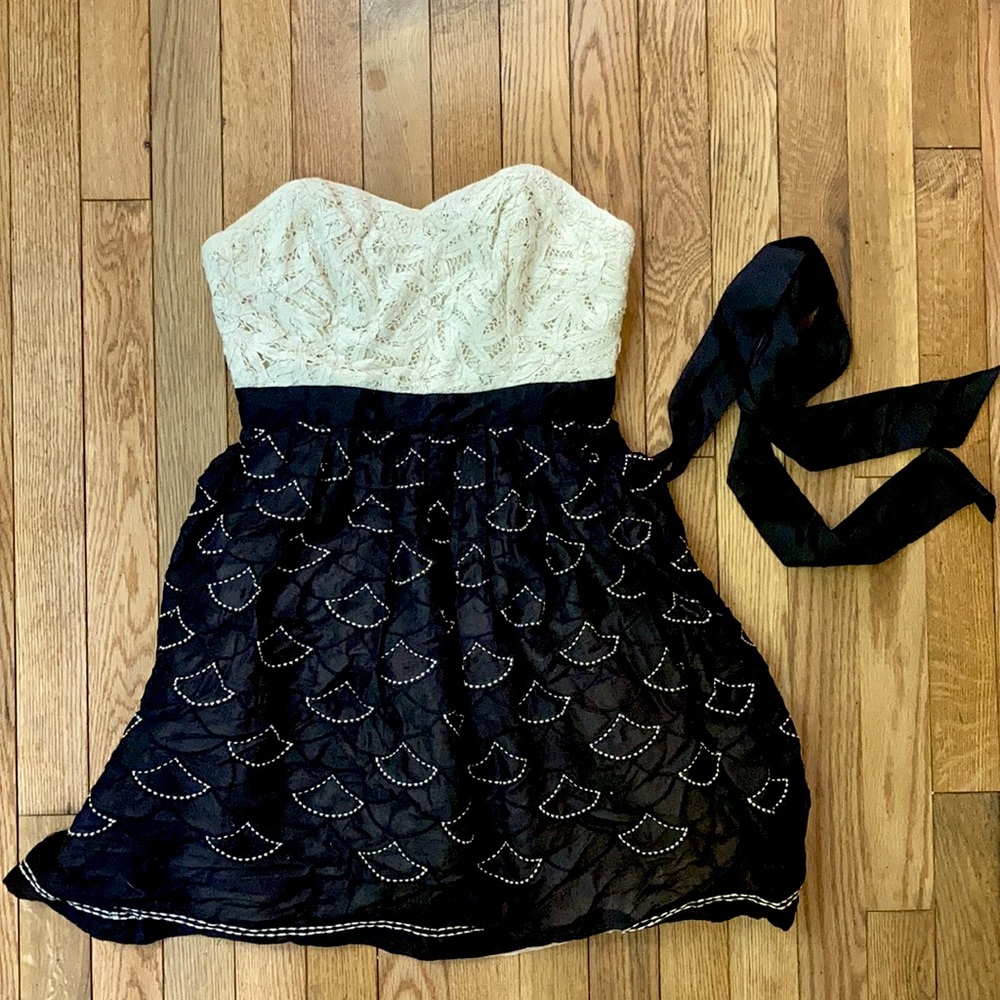 Anthropologie Sweetheart laced, A-line mini dress